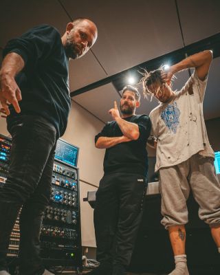 Projekt Dryman Extract Pio vychází 18. prosince o půlnoci na digitálech a již brzy i v podobě vinylu na novym Pio e-shopu....